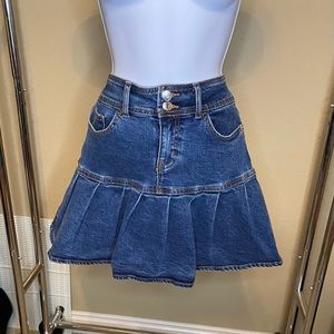 Wild Fable size 4 denim pleated skirt